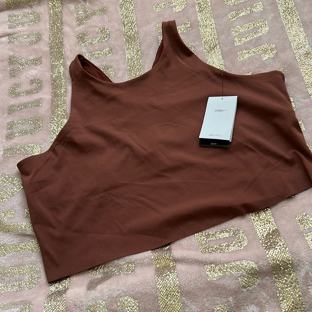 NWT Nike gym top